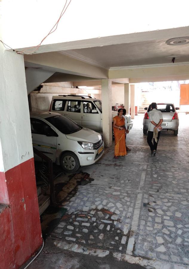 Hotel Krishan Kanhiya Jaunpur Kültér fotó