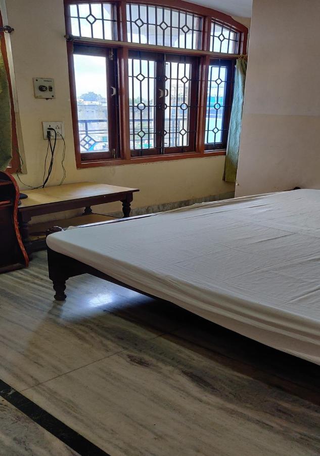 Hotel Krishan Kanhiya Jaunpur Kültér fotó