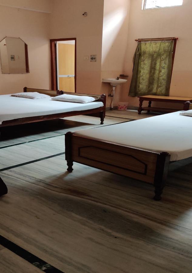 Hotel Krishan Kanhiya Jaunpur Kültér fotó