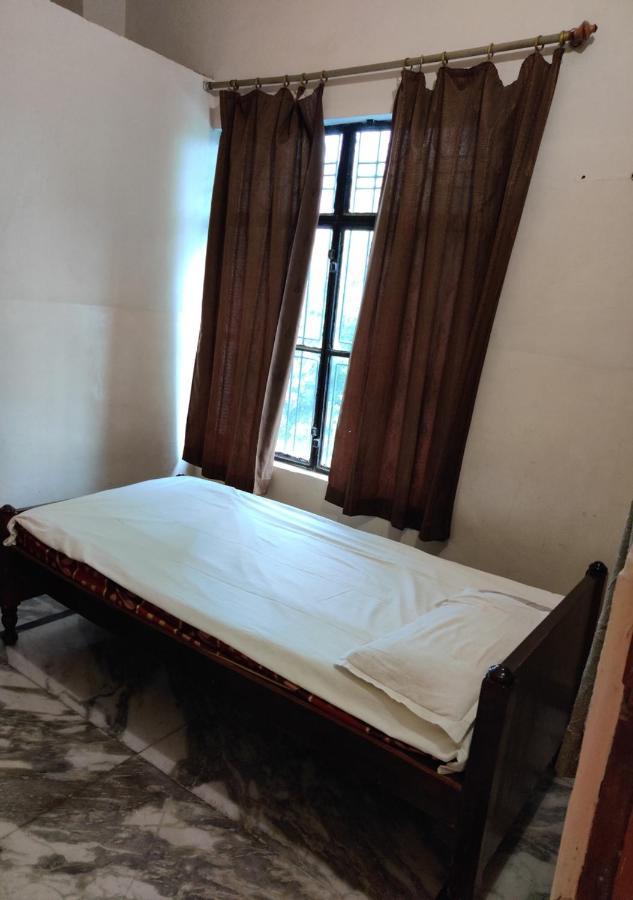 Hotel Krishan Kanhiya Jaunpur Kültér fotó