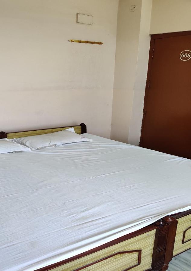 Hotel Krishan Kanhiya Jaunpur Kültér fotó