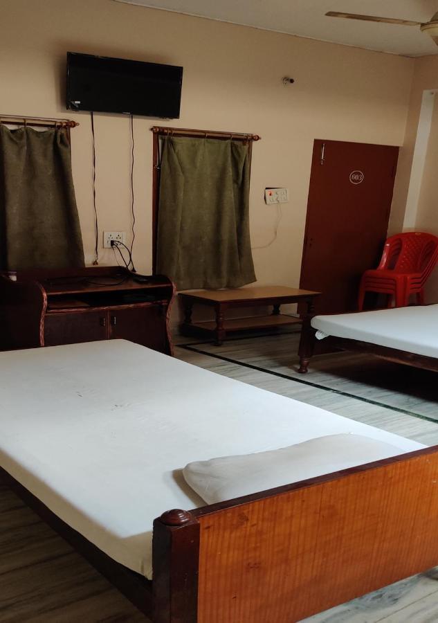 Hotel Krishan Kanhiya Jaunpur Kültér fotó