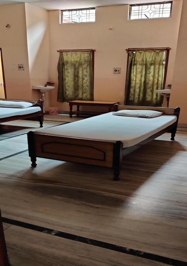 Hotel Krishan Kanhiya Jaunpur Kültér fotó