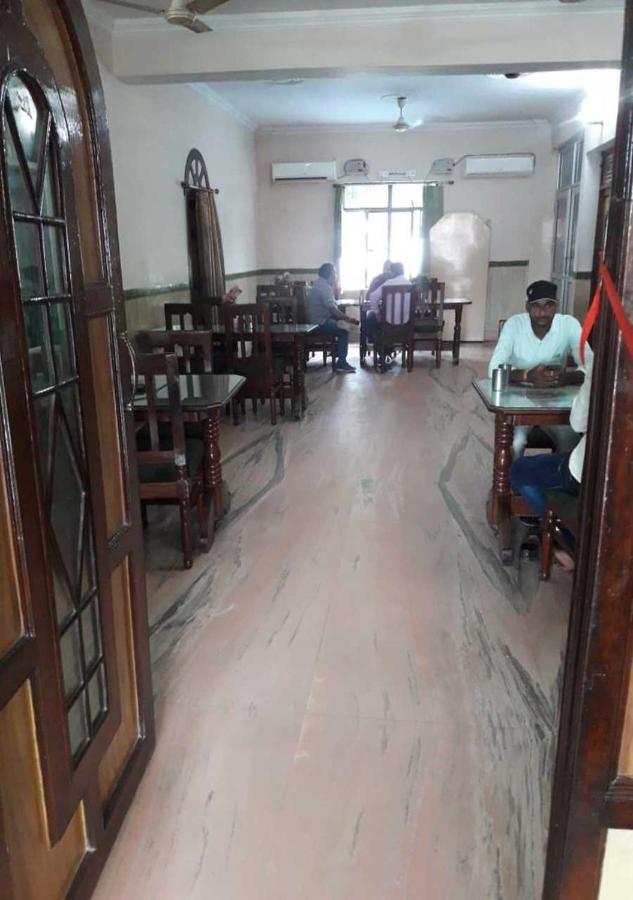 Hotel Krishan Kanhiya Jaunpur Kültér fotó