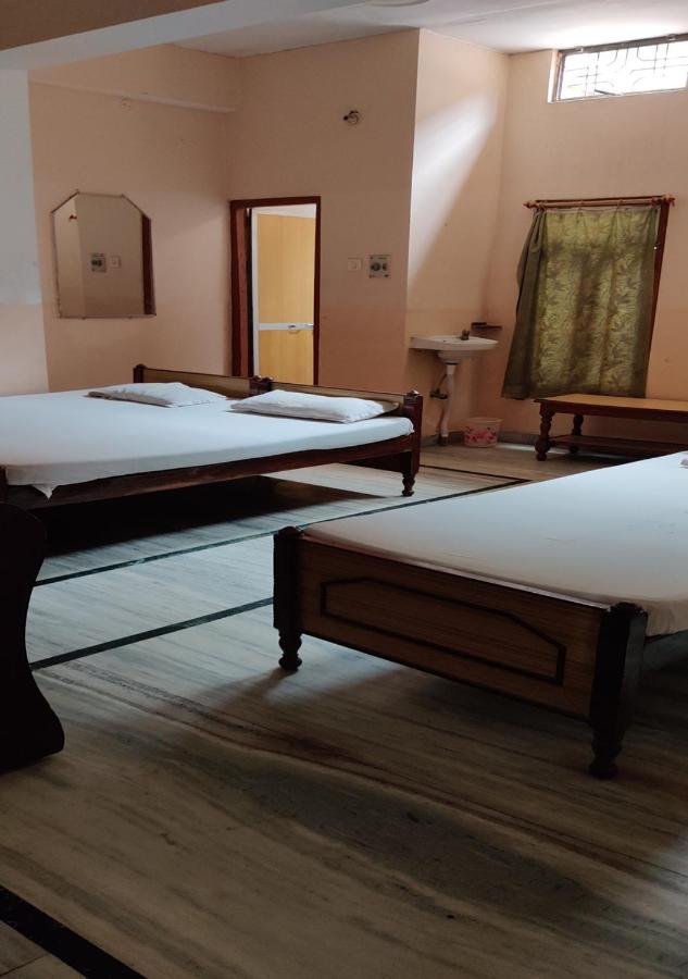 Hotel Krishan Kanhiya Jaunpur Kültér fotó