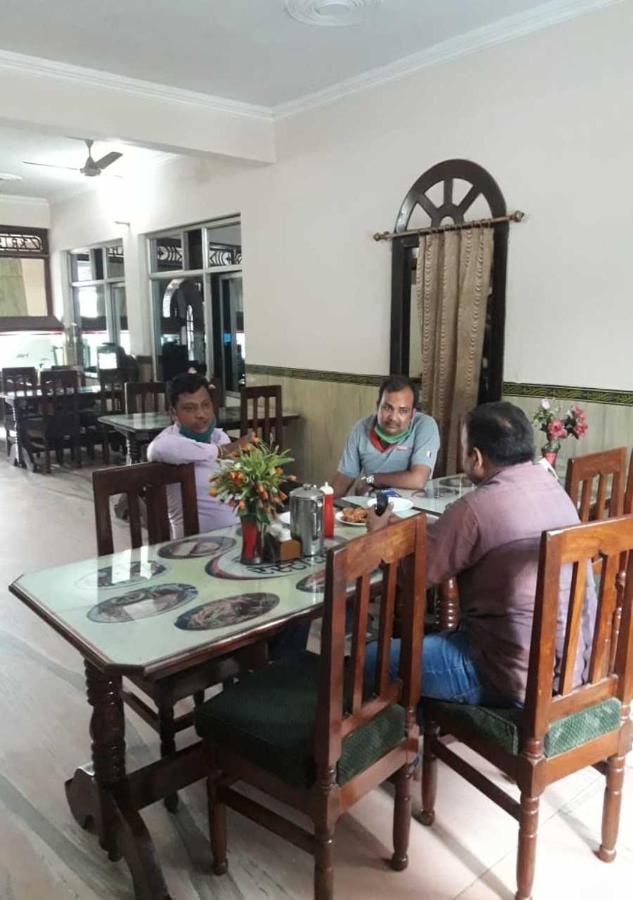 Hotel Krishan Kanhiya Jaunpur Kültér fotó